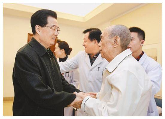 1987年，解放军三大总部的一把手同时换人，他们是谁？_迟浩田_赵南起_战争