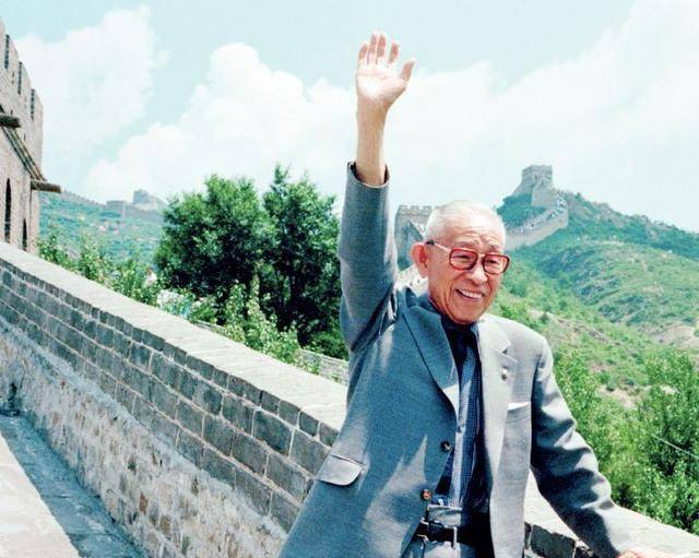 松下幸之助一直坚持两个原则,既成就了下属,又造就了自己的神话