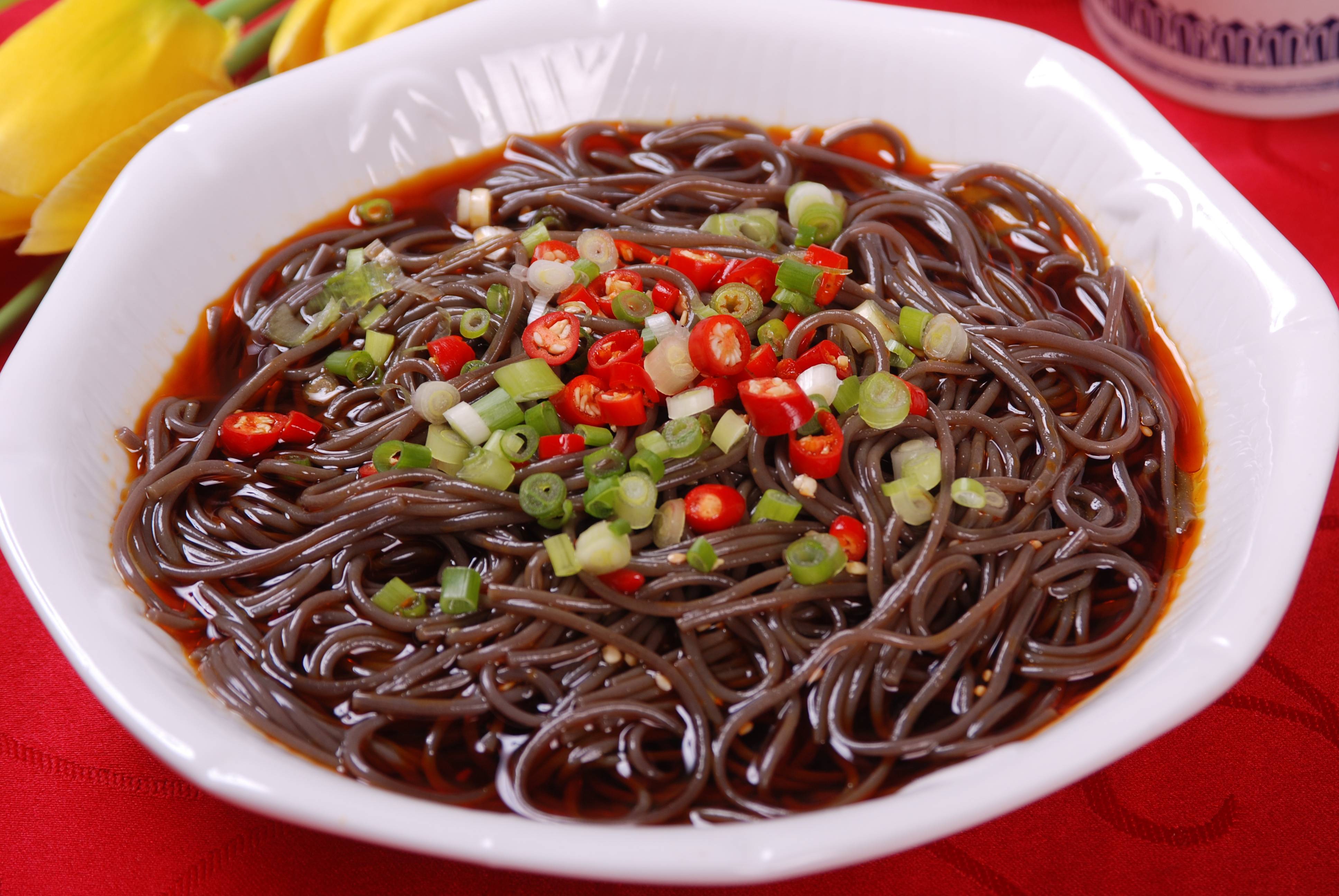 想让味蕾来一场刺激之旅酸辣蕨根粉别错过鲜香酸辣超带劲呀