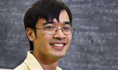 在入学之后,陶哲轩先是跳过了一年级,进入到了二年级的班级中