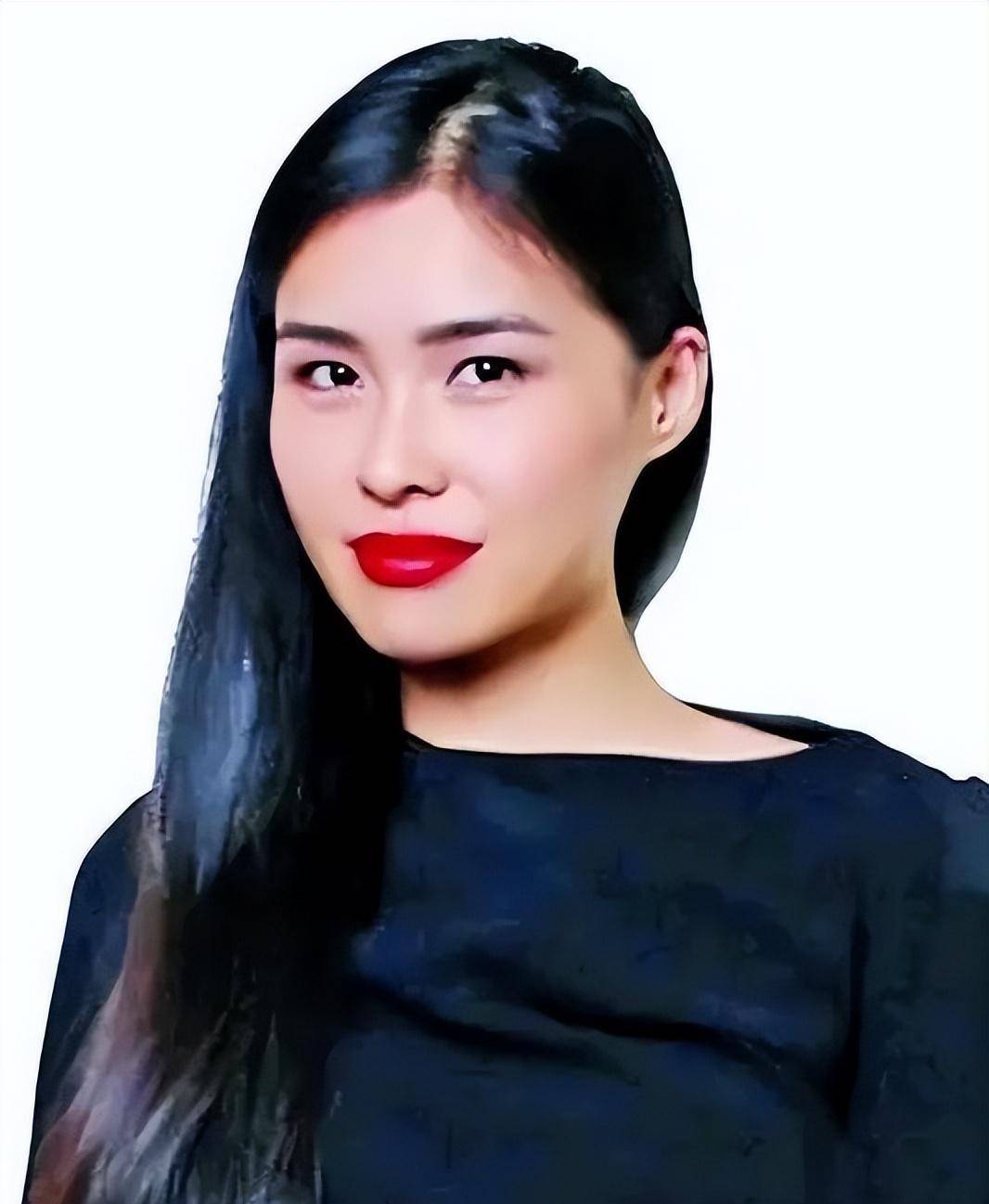 广东打工妹李然:成欧洲首位华裔王妃,婚后坚持把王子"拐"回国
