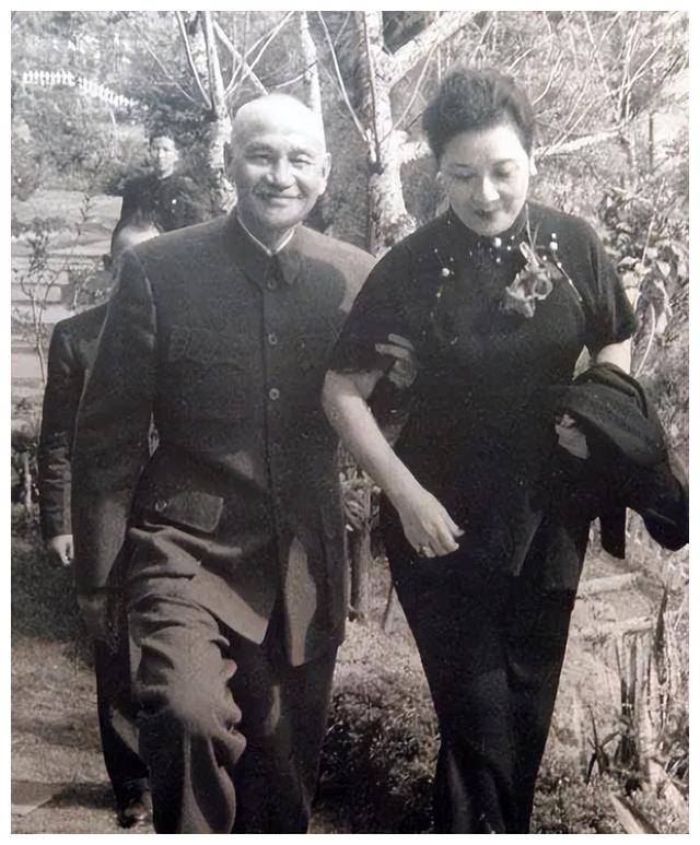 蒋介石的第一任夫人