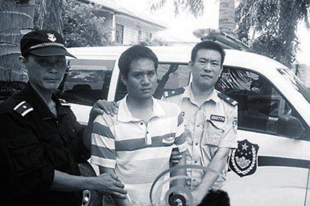 悍匪刘进荣:越战侦察兵,复员后杀人当土匪,最终身中40多枪而亡_小伙_越南_进行
