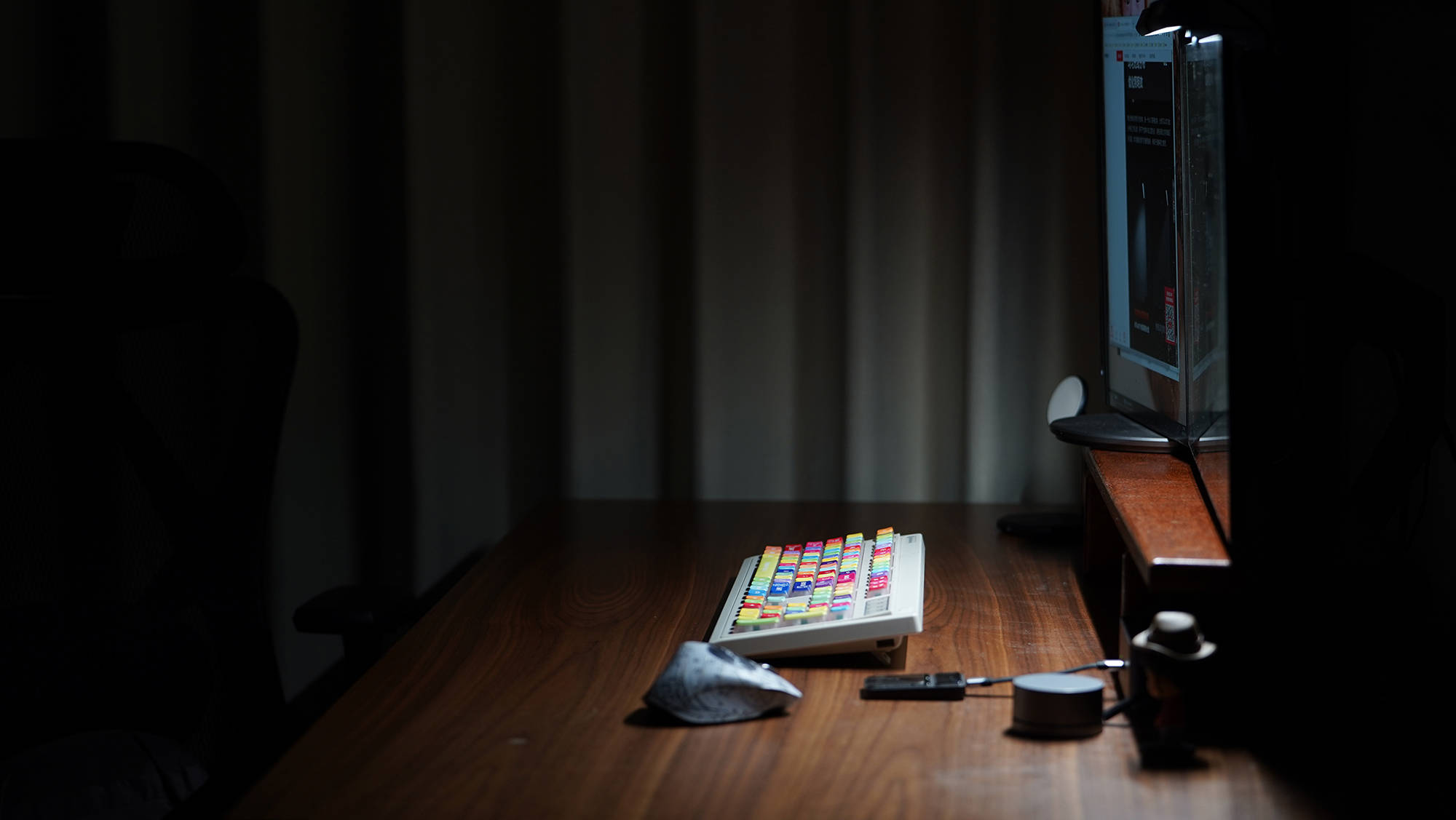 你的桌面由我照亮——书客SKR1屏幕挂灯守护你的视力健康