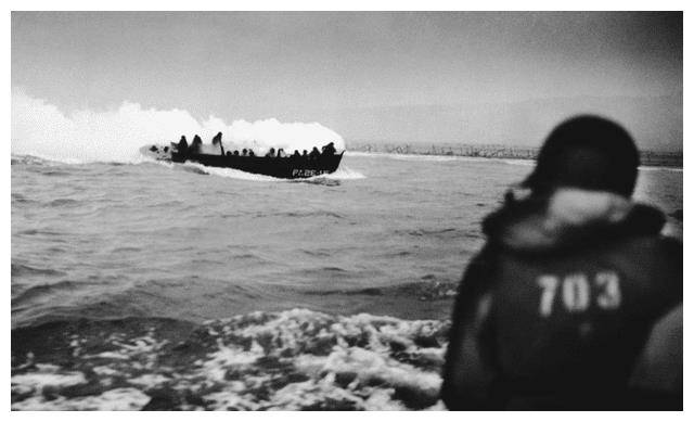 随军记者镜头里真实的血腥奥马哈海滩登陆战