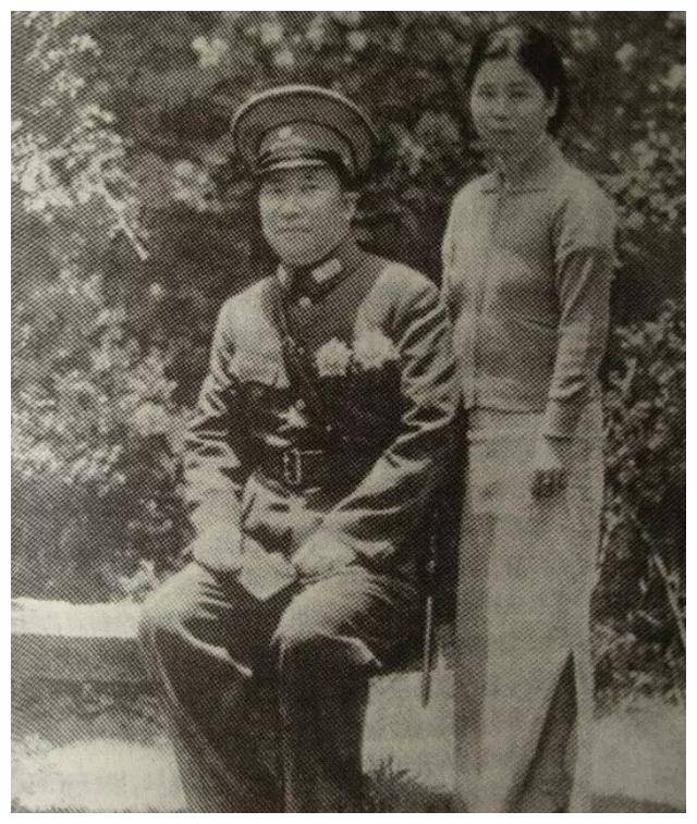 49年杨虎城遇害,55年后凶手跪在墓前,声泪俱下地说:对不起你们