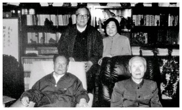 革命英雄万毅:脸被击中,却对镜子大笑:日军狙击手帮我美了容