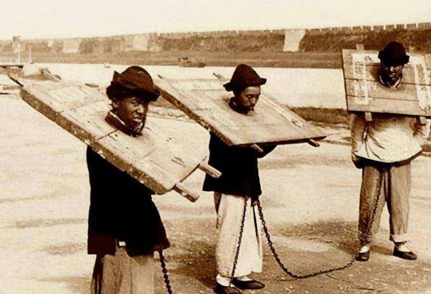 英国人在清朝目睹行刑,群众欢呼不止,他却花九块钱买刽子手的刀