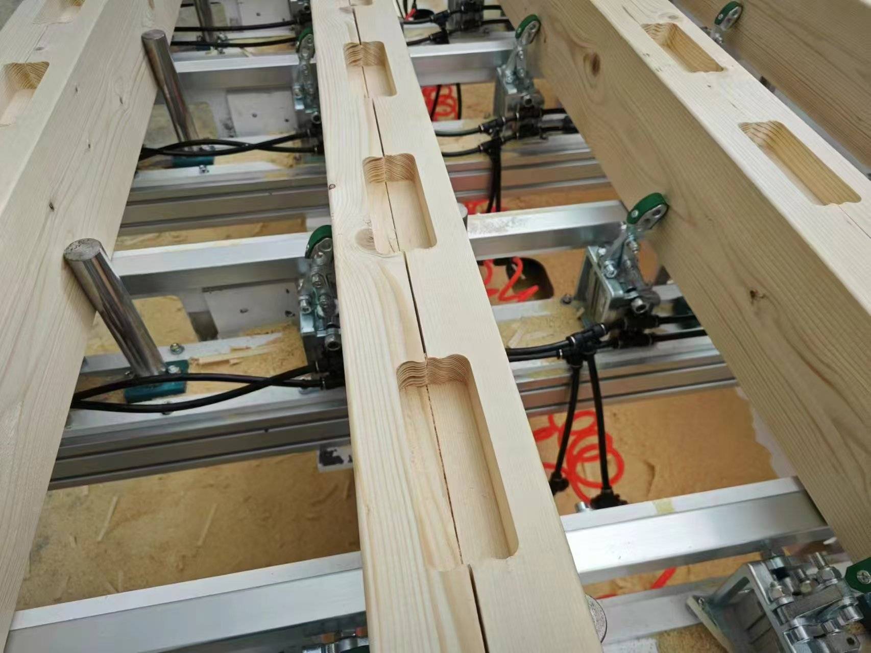 全自动木工打孔机 小型拉槽机:木材钻孔的智能流水线