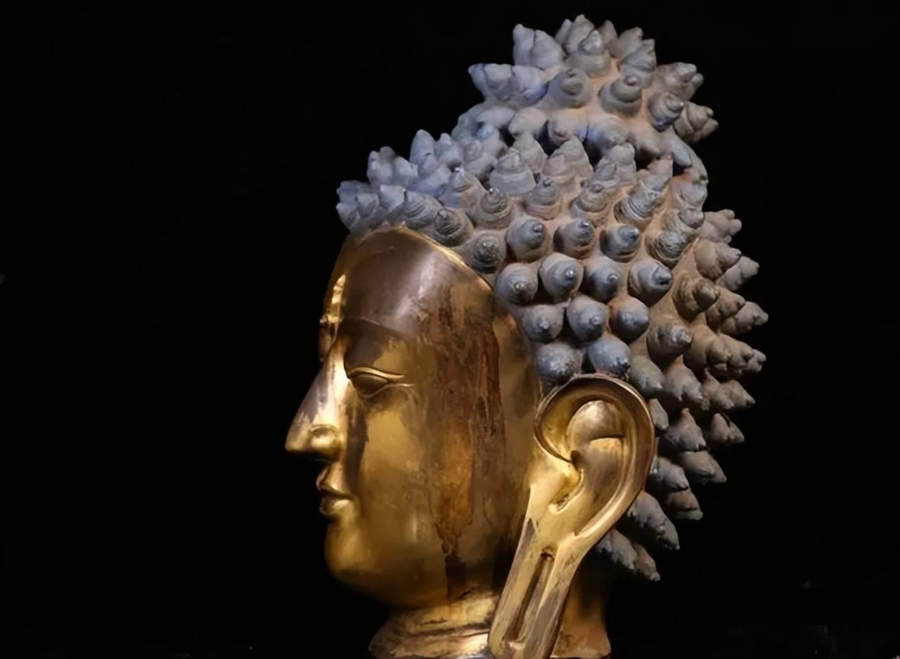 值得注意的是,肉髻并非佛祖独有的象征