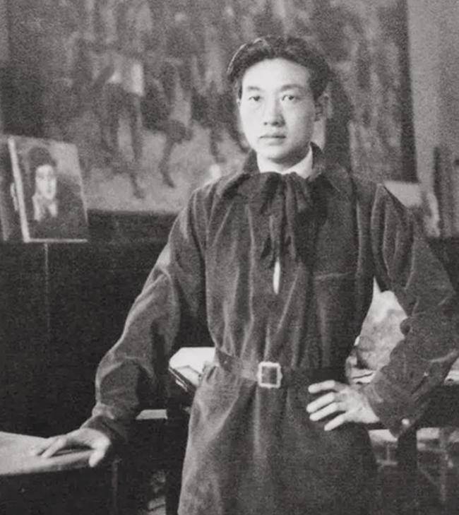 _徐悲鸿这个名字_徐悲鸿名字的由来和含义