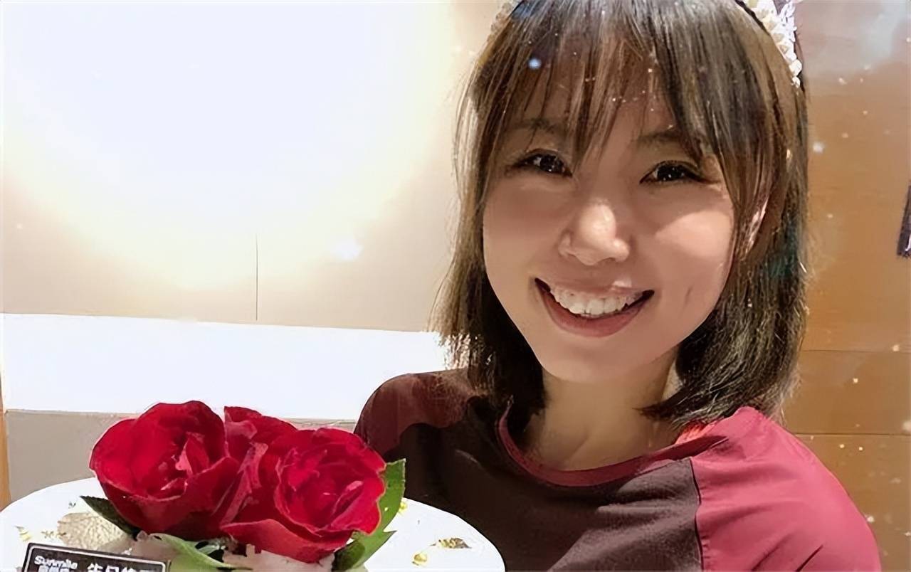 曾春蕾沈静思罕见合影,34岁身材发福,丈夫开民办学校两地分居