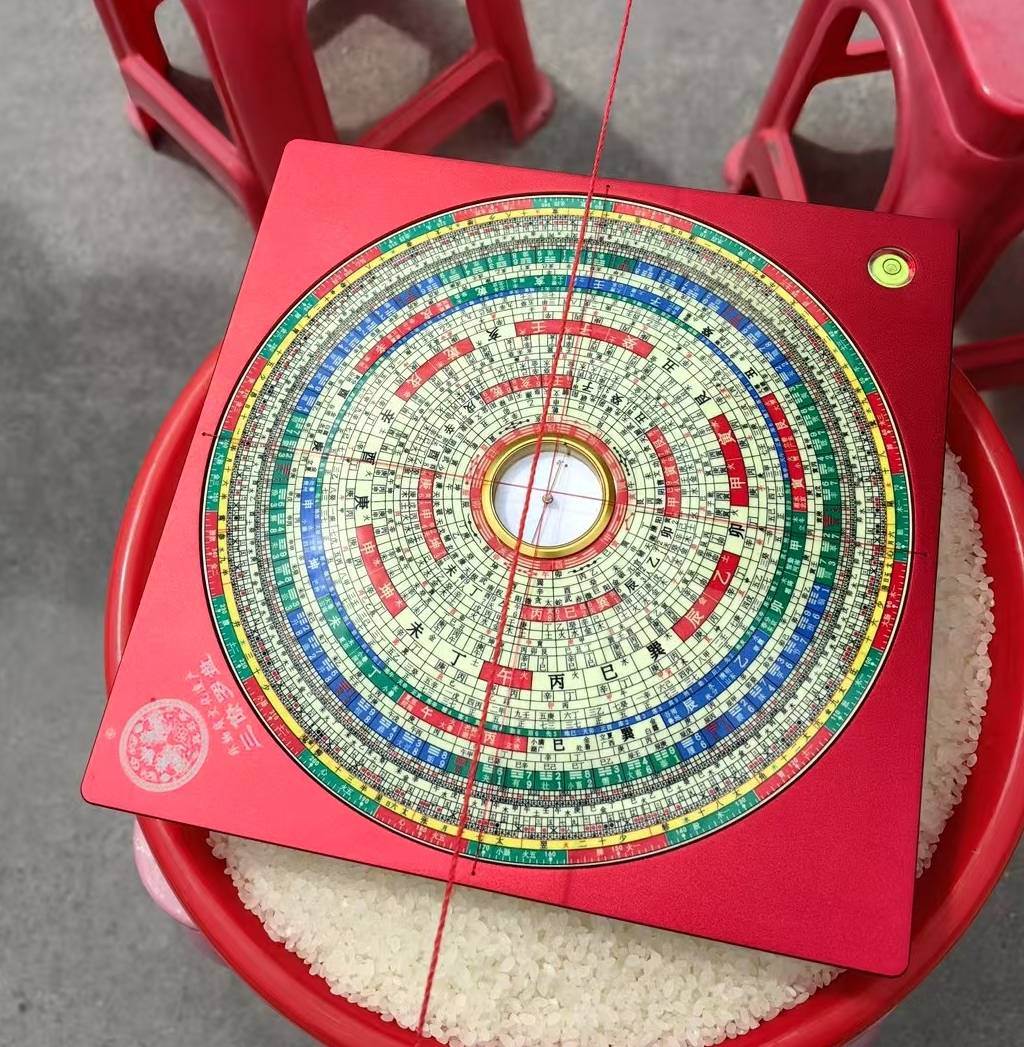 测吉凶,看方位,风水罗盘的门道原来这么好懂