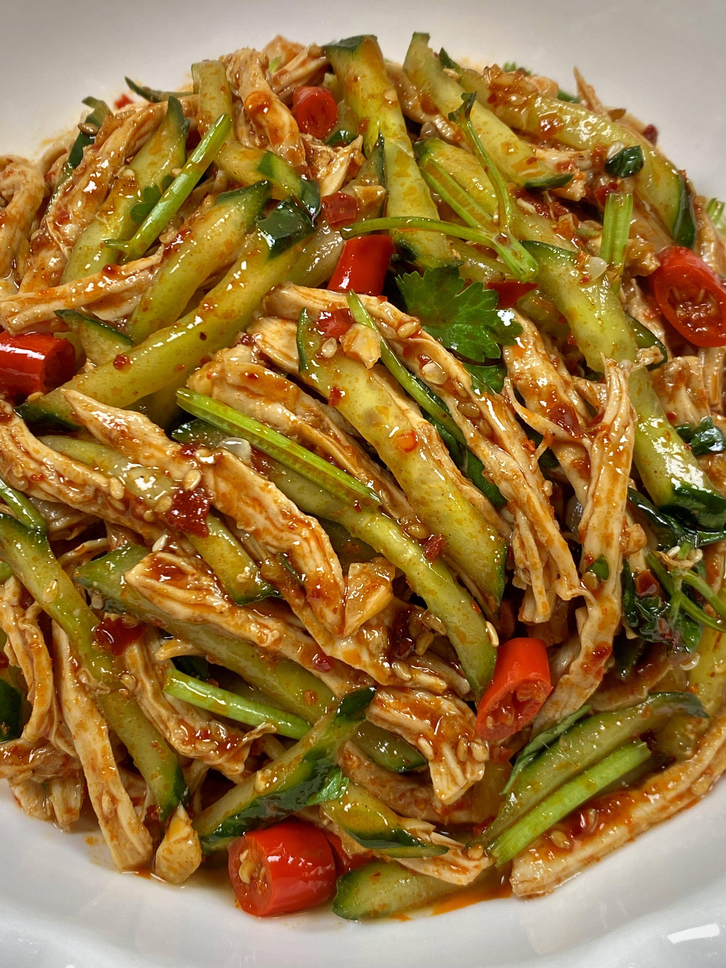 夏日清爽凉拌鸡丝黄瓜:简单做法与背后的故事