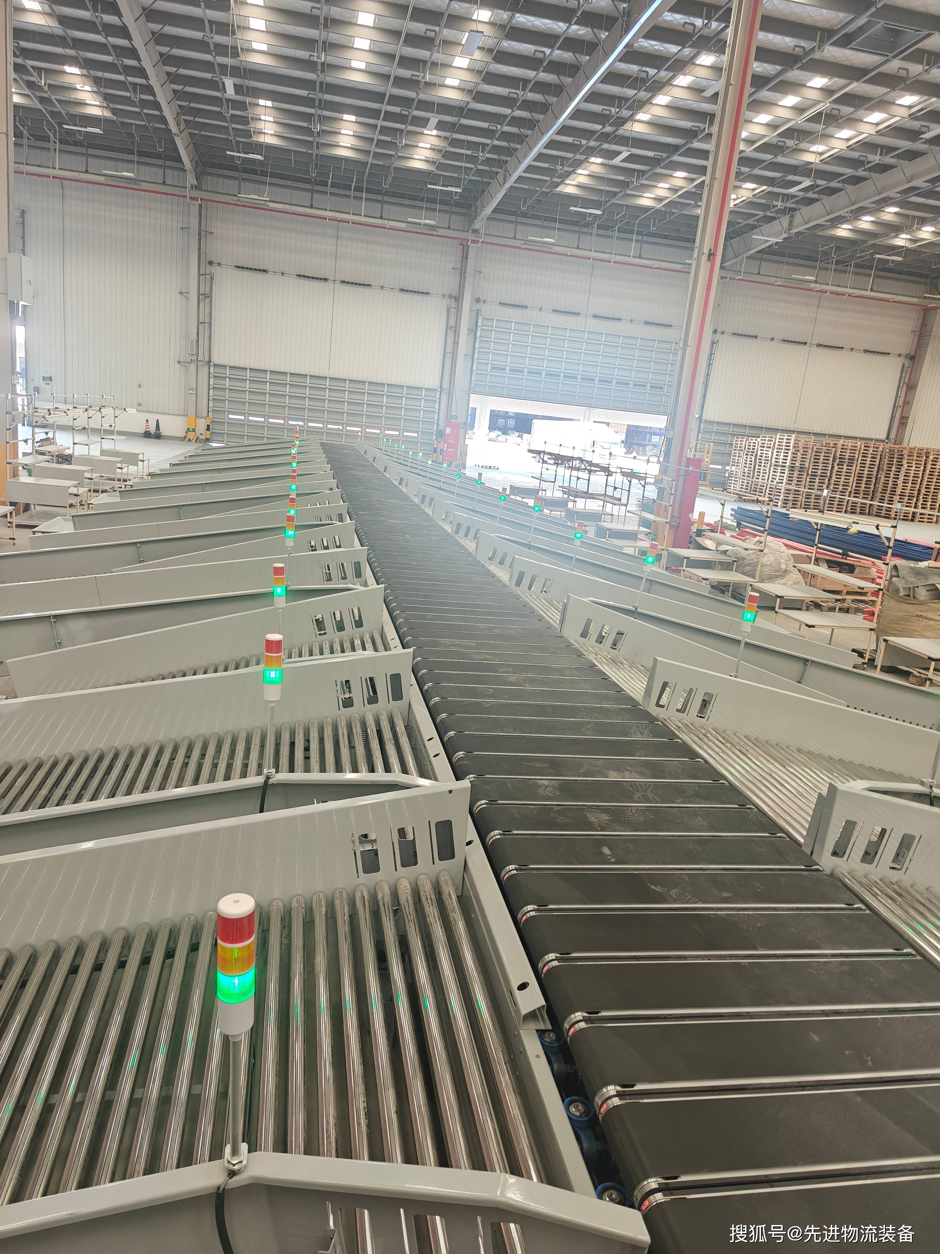 先进物流装备直线窄带分拣机:物流分拣的高效"加速器"