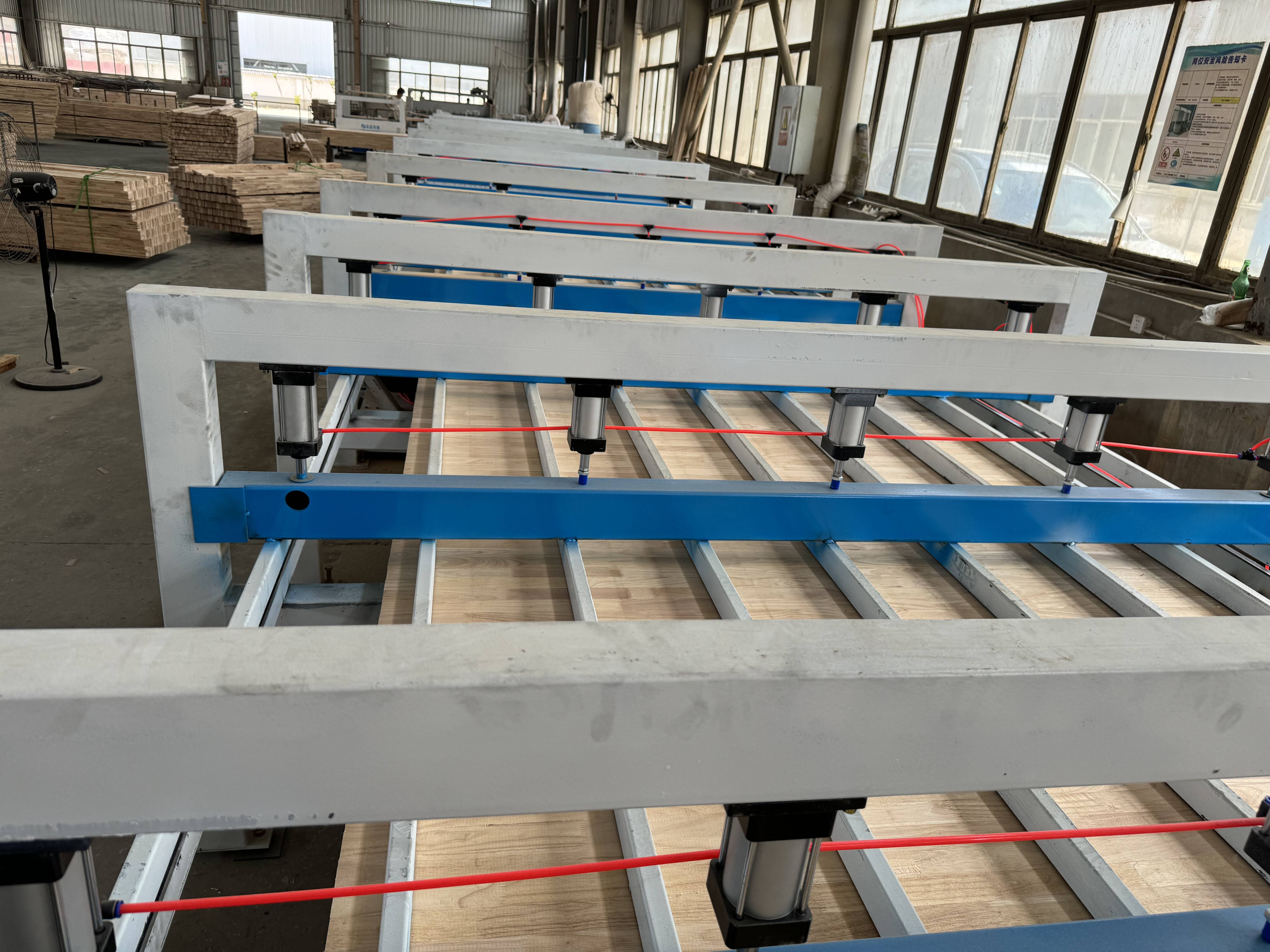 拼板机木工：拼板机木工 专业设备与工艺结合的实木加工新范式