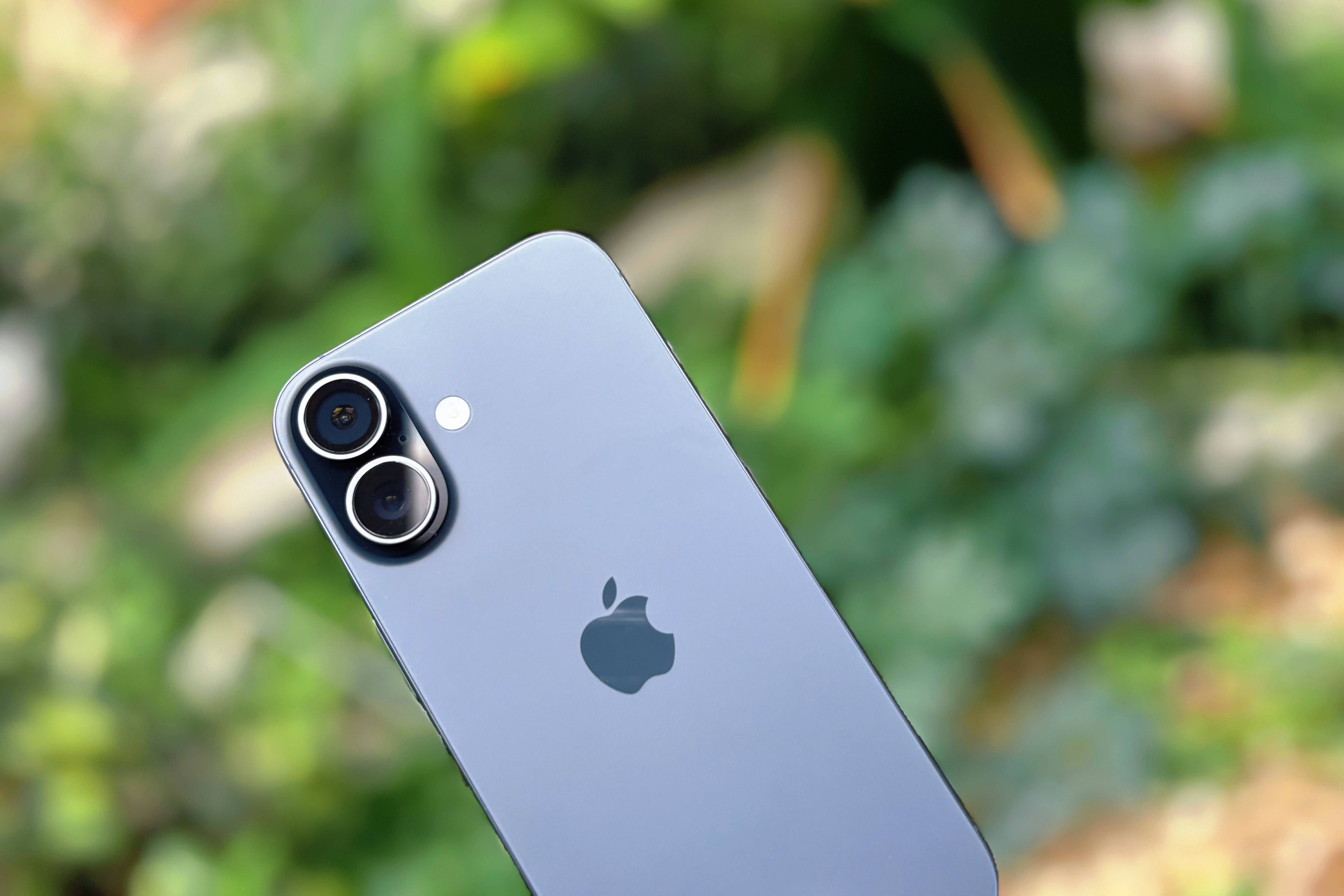 《从群嘲到疯抢，iPhone17系列凭啥又卖爆了？谁用谁懂！》