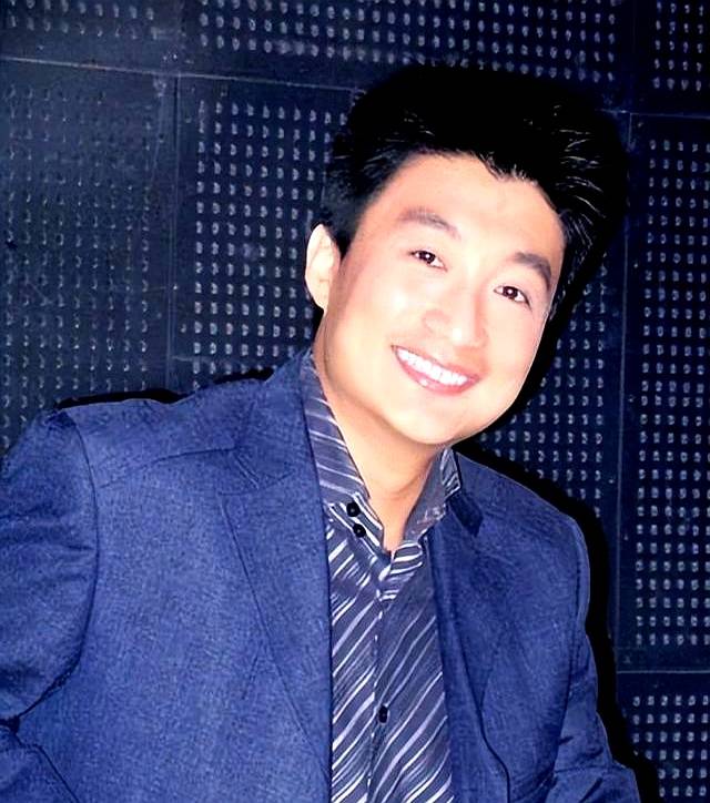 人前光鲜人后心酸!深圳台主持董超49岁离职,如今转行当网红谋生