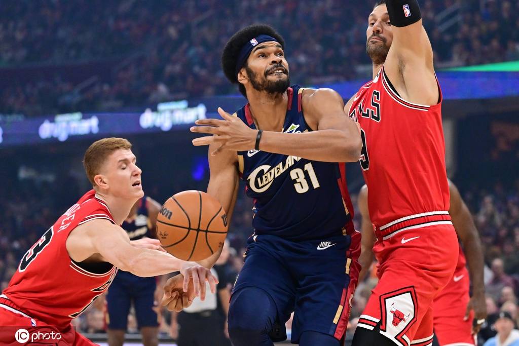 米切尔29+6+6亨特29分 骑士擒公牛砍4连胜