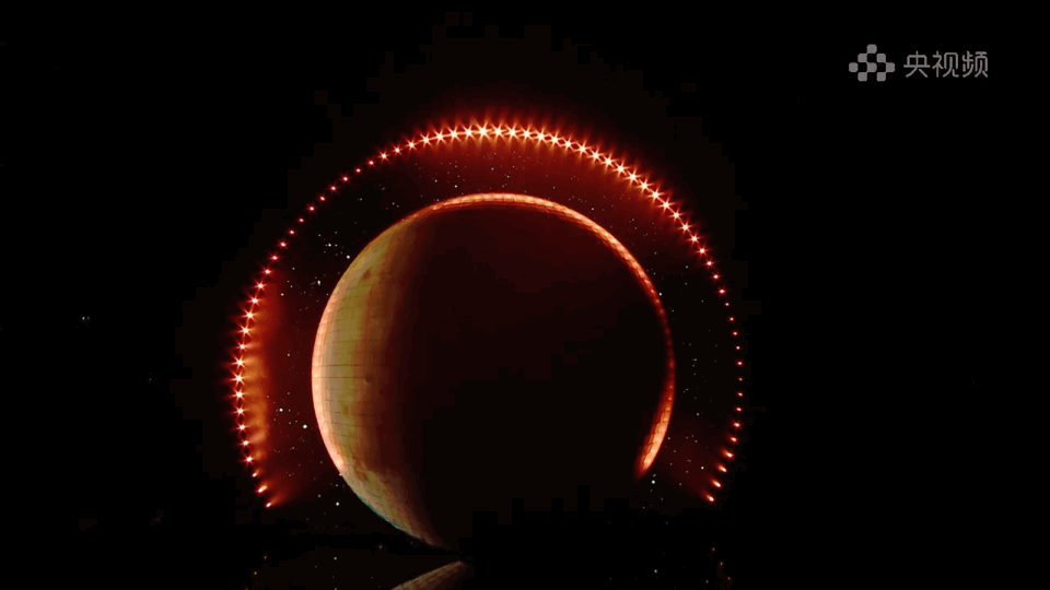 《视听共振，心灵同频！《鸿蒙星光盛典》照亮“在一起”的心路》