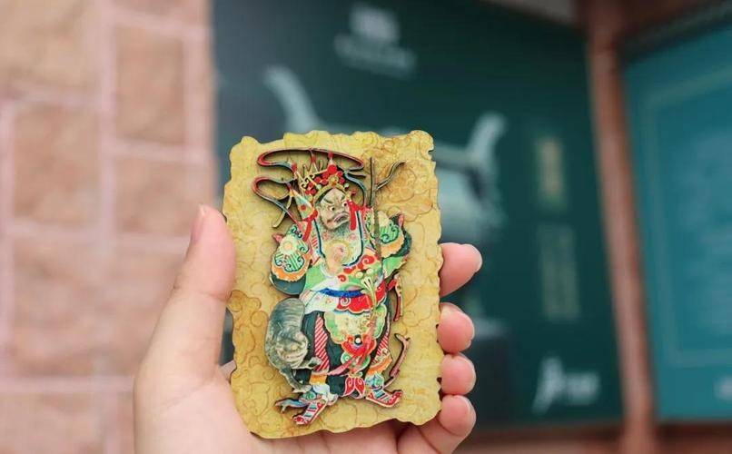 年轻人的顶流“财神”，站上购物中心C位-锋巢网