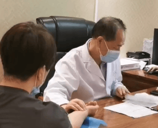 甲状腺结节怎么消？北京融科甲状腺贾永忠中医辨证散结