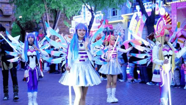 《群星助阵多元演艺 天津方特2026春日电音节燃动津城》