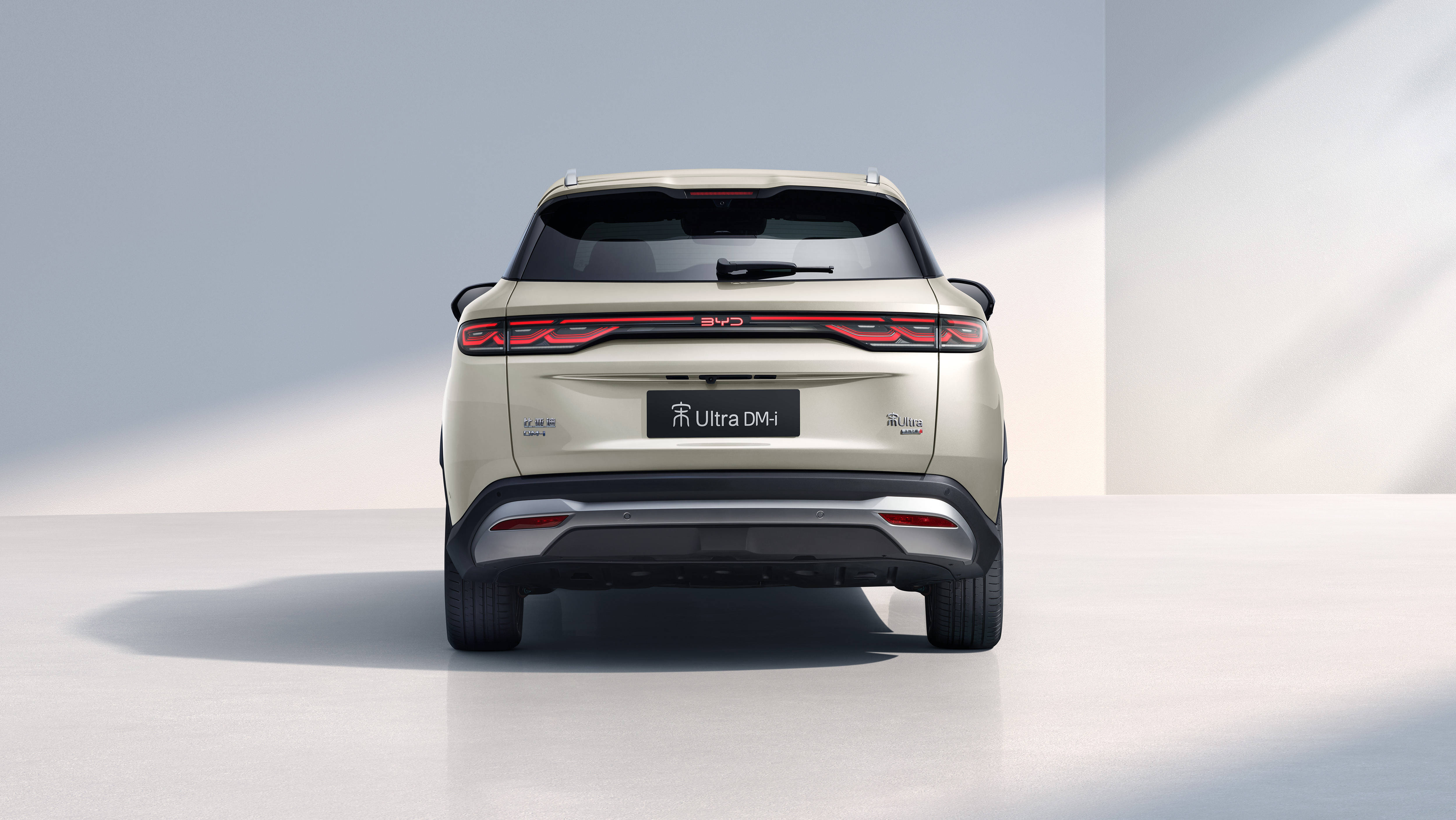 宋Ultra Ev 正车尾 米色.jpg