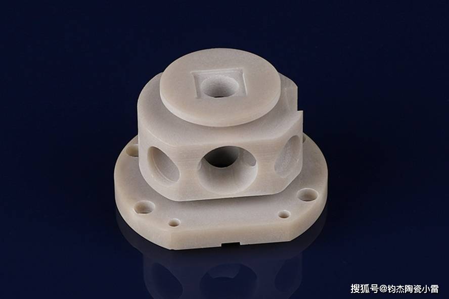 氮化铝陶瓷与氮化硅陶瓷哪个加工难度更高