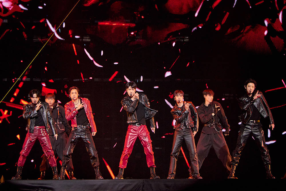 EXO第六次单独演唱会巡演“EXhOrizon”马尼拉公演 2.jpg