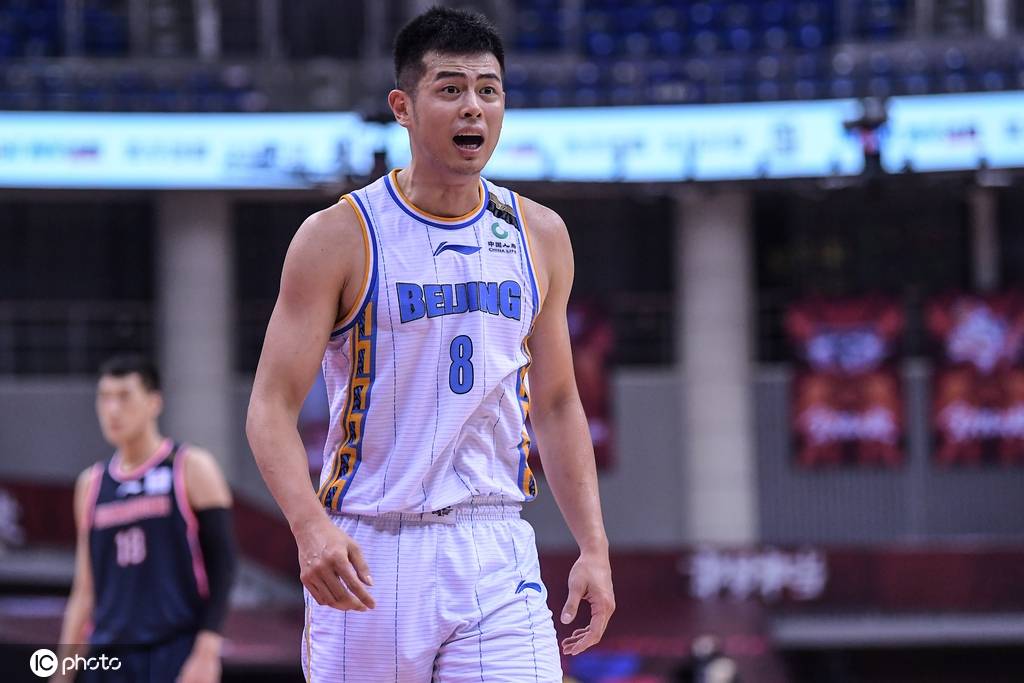 北京首钢官方：方硕新赛季暂别球队 前往长沙勇胜征战NBL