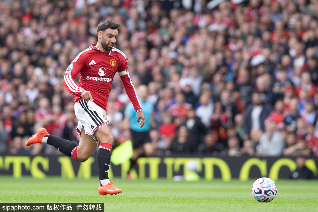 英超-B费戴帽姆伯莫破门库尼亚造点 曼联5-2伊镇首胜