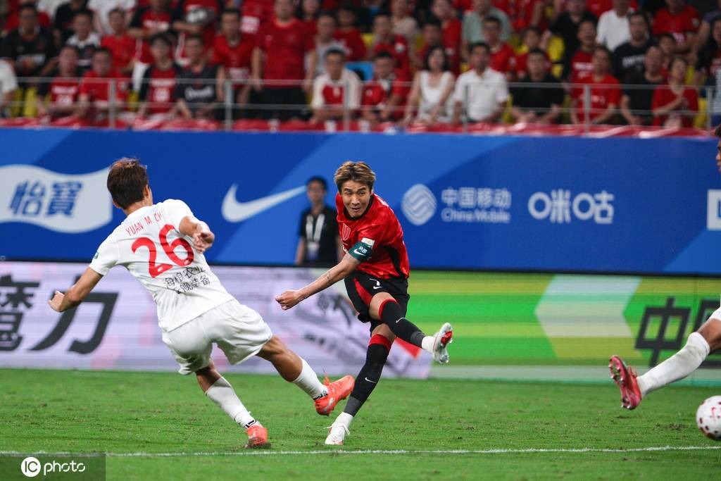 中超前瞻：成都队提前四轮冲冠 京沪大战国安保不败纪录