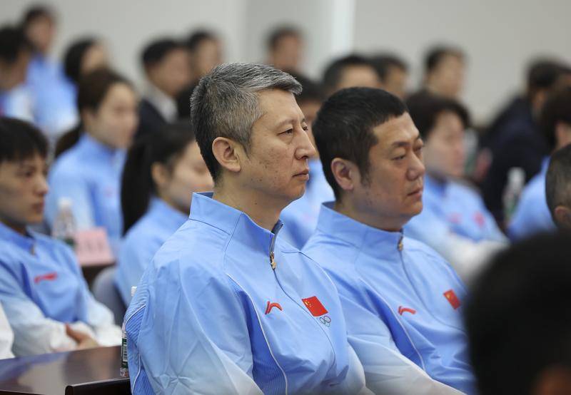 男篮亚运会前瞻：后卫换新内线承压 夺冠之路强敌环伺