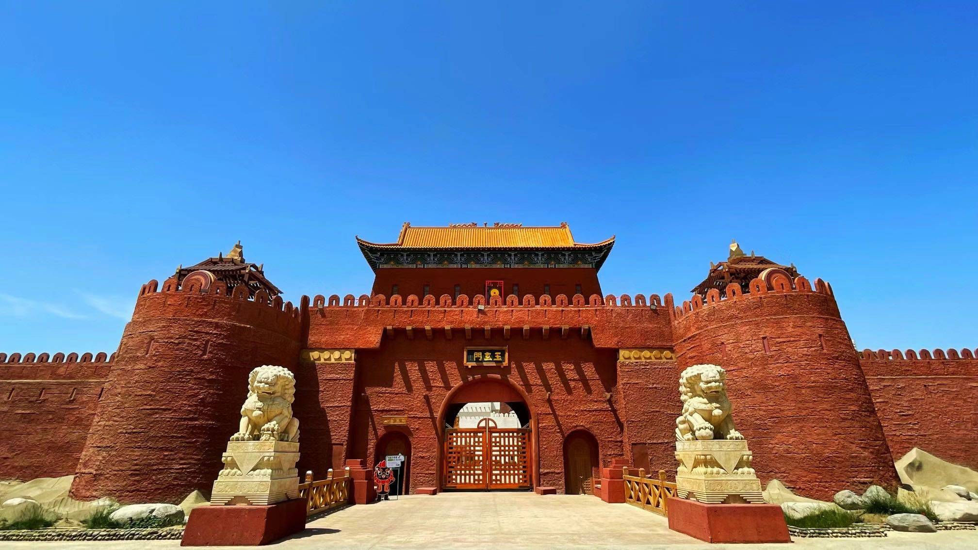 赛里木湖房车营地价格全解析：本地人告诉你如何选择与避坑