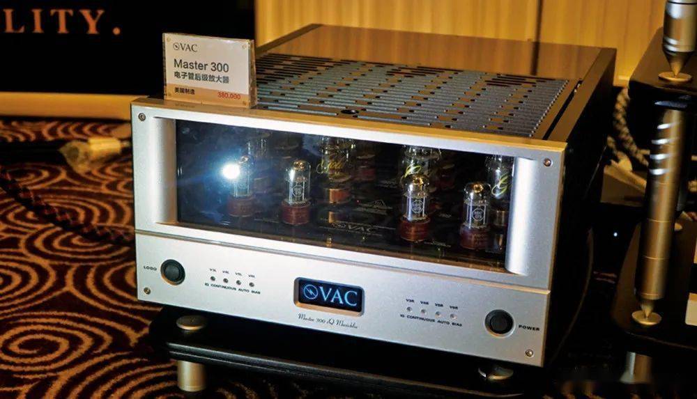 电子管后级,为推挽设计,末级使用8只 kt88 (可以兼容 kt90,kt99,kt120