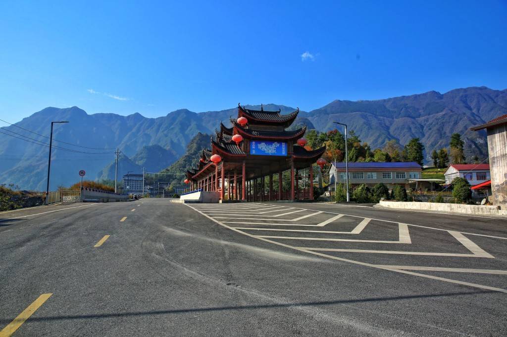 鹤峰走马镇:实施"三个三"工作法 全力打造"四好农村路"_建设_发展