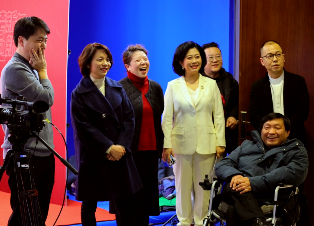 【特约推文】记者扮古,主播穿越,教授跨界:瞧这节奏