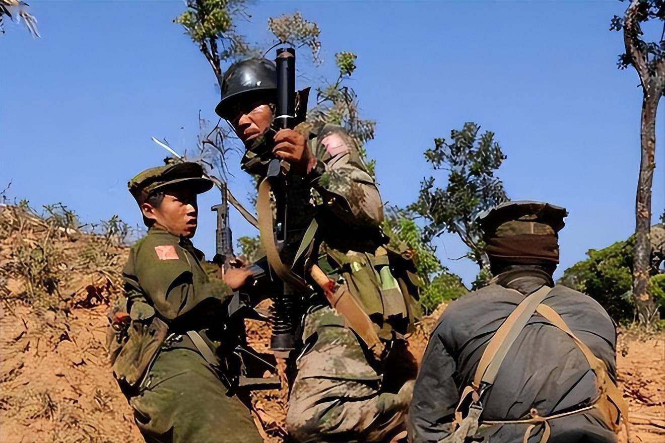 佤邦出手,德昂出手,人民保衛軍出手,緬軍多處遭襲或遭遇大潰敗_緬甸