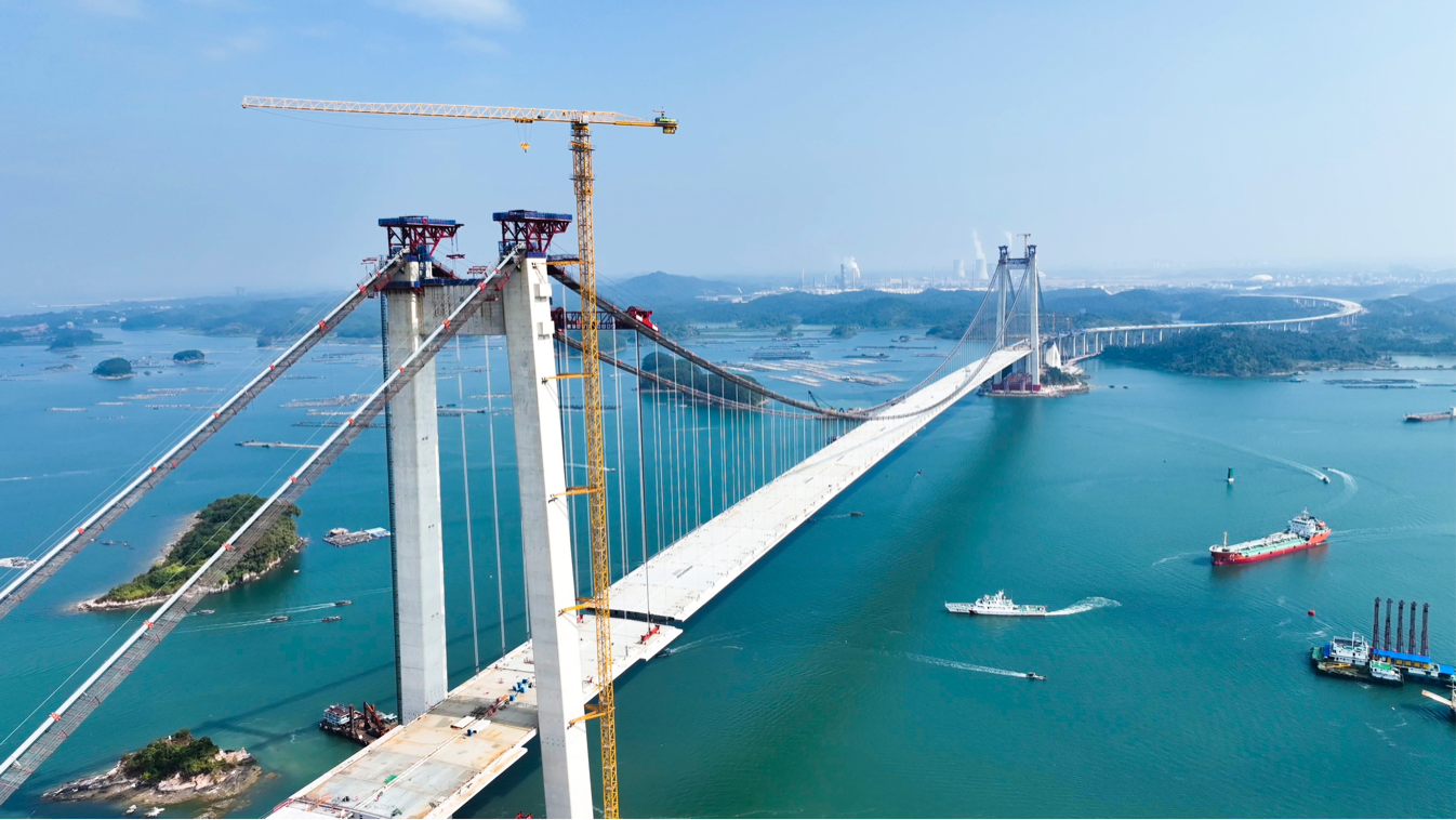 广西最大跨海大桥龙门特大桥顺利合龙