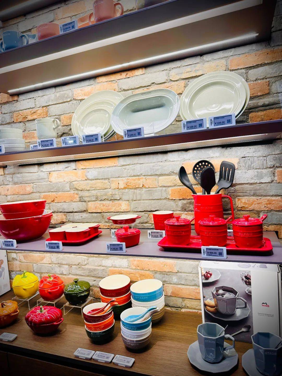 做梦没想到,能让「厨具爱马仕」破了价!