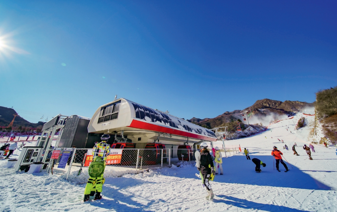 怀北滑雪场:冬天滑雪 夏季漂流"很多雪友夸万龙的雪质好,我们确实花了