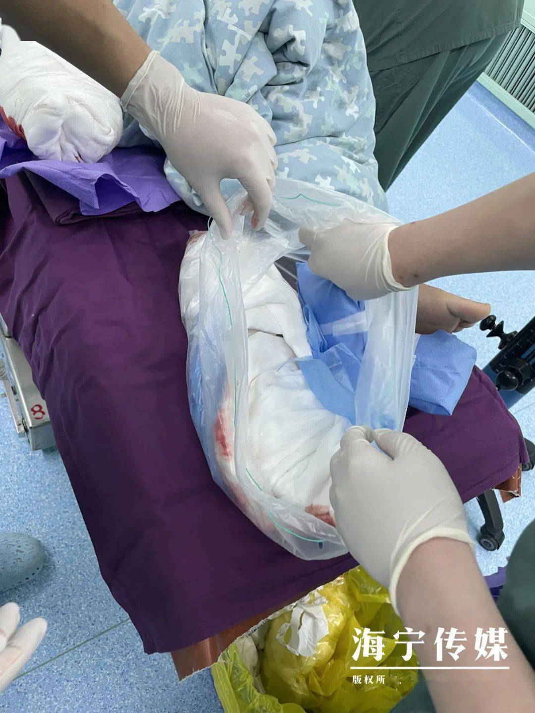 海宁男子遭遇车祸,儿子颤抖签下