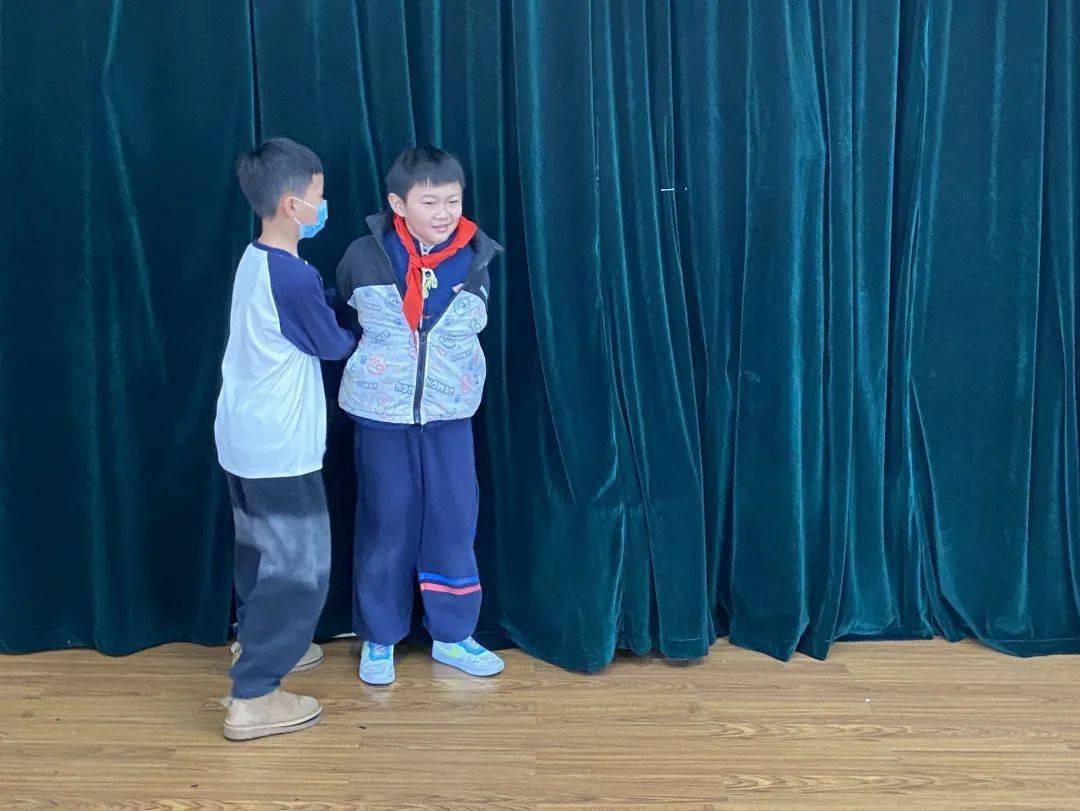 activities四年级的孩子在读完中国神话故事以后,尝试编排