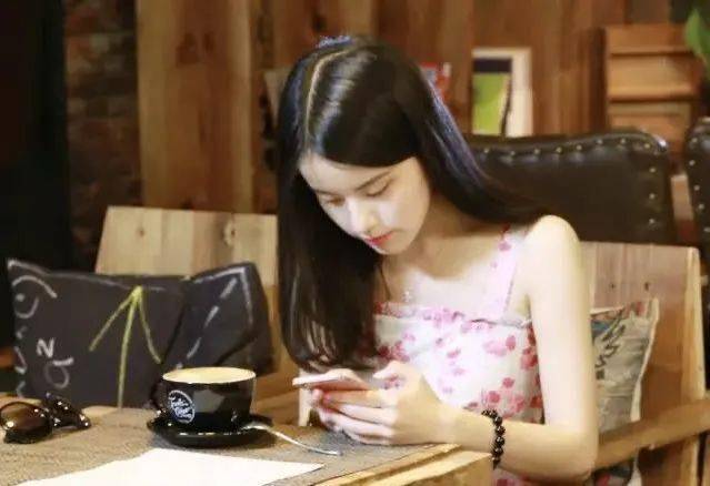 偷偷恋爱了?_赵天_肖菁菁_电影