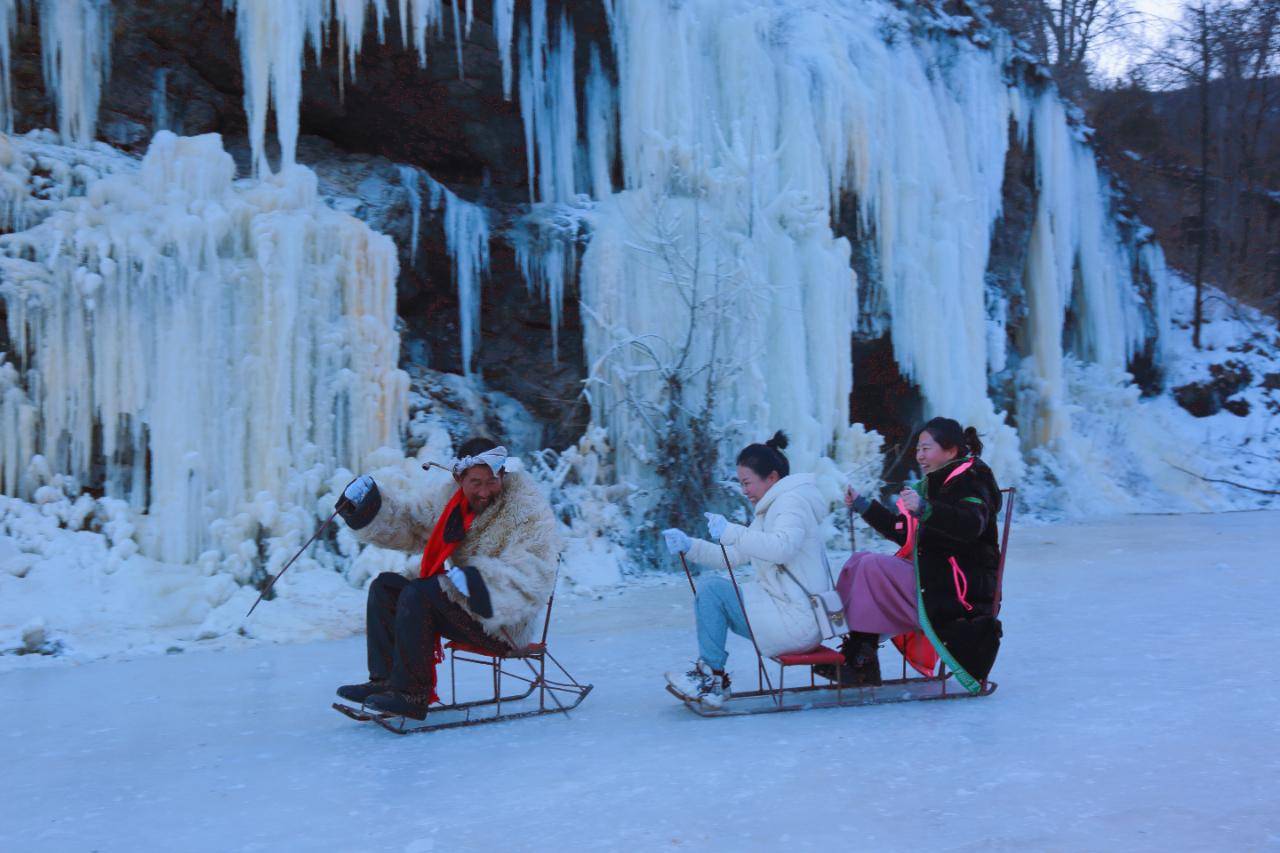 劳动创造幸福|太原晋源区店头古堡:冰瀑美景带来致富好光景_全锁_游客