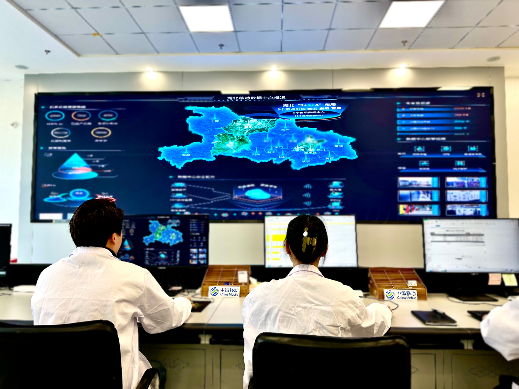 开年看一线丨算力订单激增 华中规模最大智算中心迎来“开门红”