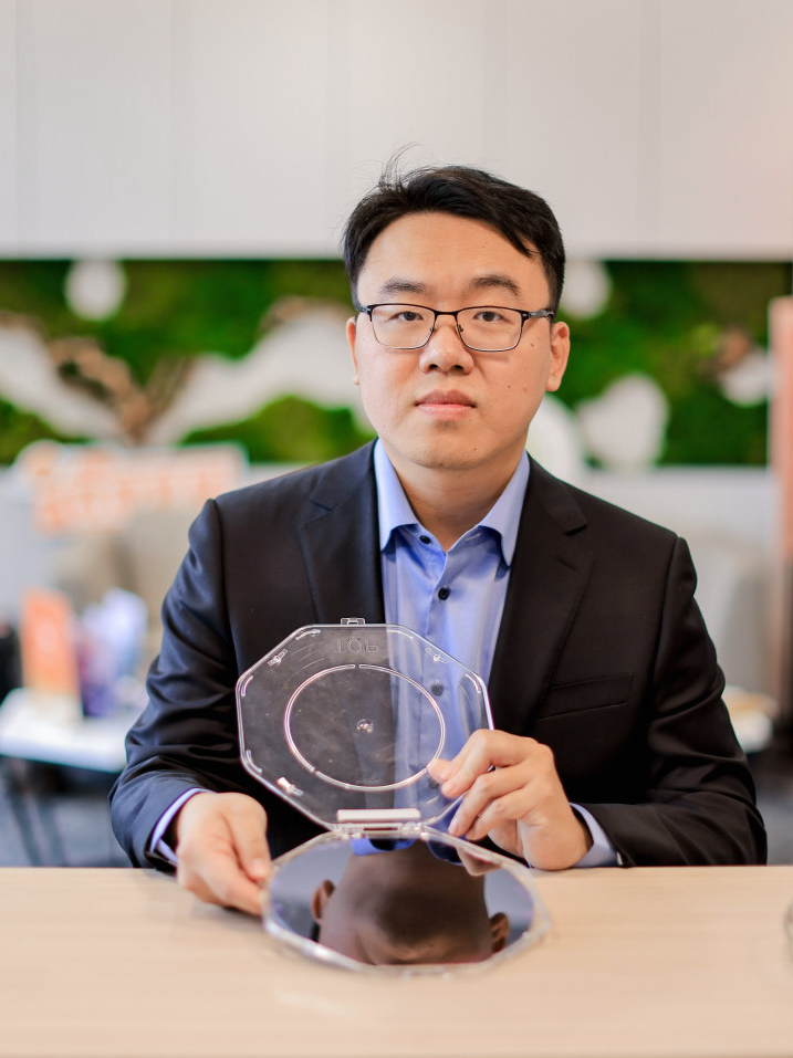 与电子学博士北京大学电子学院研究员常林的主要研究方向是集成光学