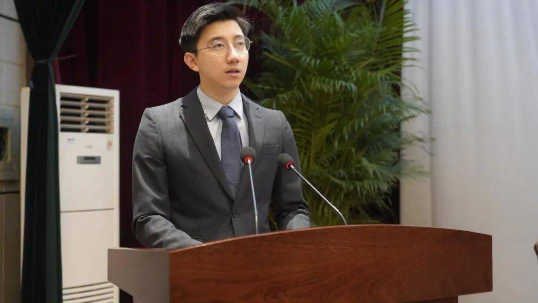 我校理事长,校长黄藤通过视频的方式在会上作了讲话