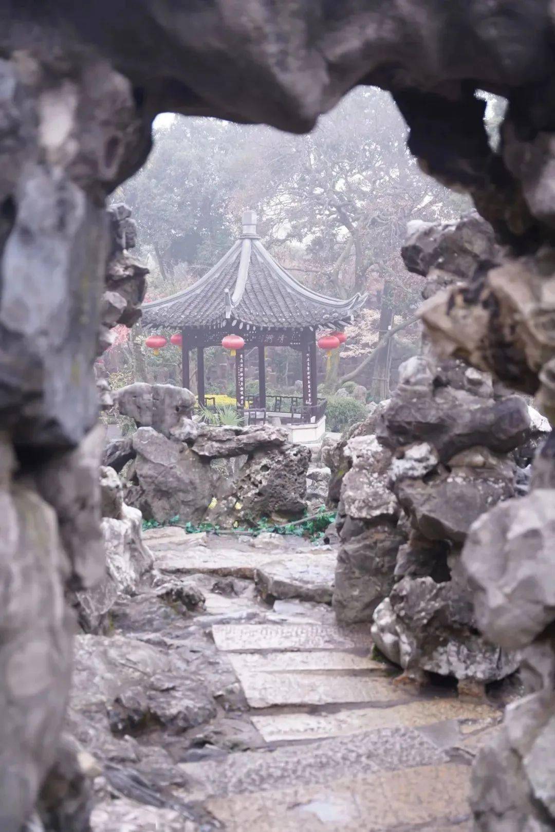 个园丨冬韵满园,古朴宁静_寒意_假山_岁月